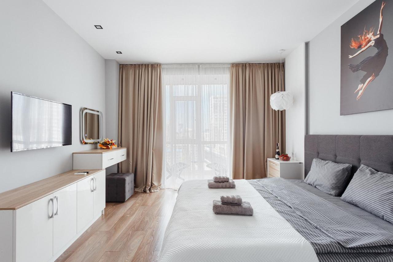 White Apartment In 12 Floor Одеса Екстериор снимка